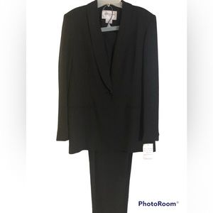 NWT Jones New York pin dark gray pin stripe suit size 12.